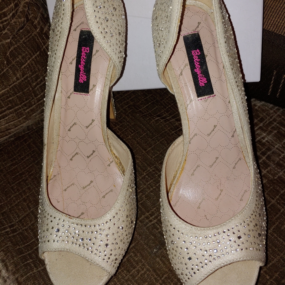 Betseyville heels